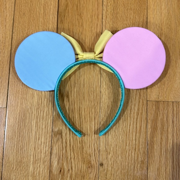 Disney Minnie Ears Tea Cups - Picture 2 of 3